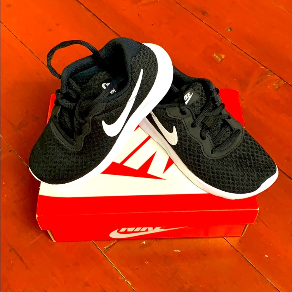 Kid’s Nike Tanjun 11C